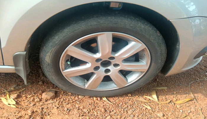 2011 Volkswagen Vento HIGHLINE DIESEL 1.6, Diesel, Manual, 1,00,259 km, tyre