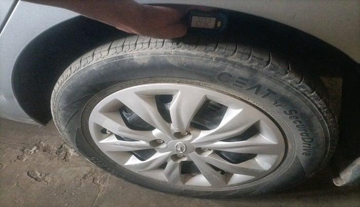 2019 Hyundai Verna 1.4 EX PETROL, Petrol, Manual, 1,23,855 km, tyre