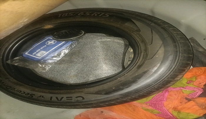 2019 Hyundai Verna 1.4 EX PETROL, Petrol, Manual, 1,23,855 km, tyre