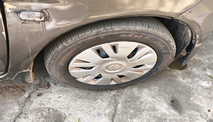 2013 Honda Brio S MT, Petrol, Manual, 1,00,000 km, tyre