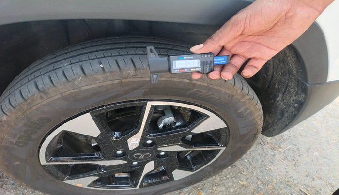 2024 Tata PUNCH Creative Plus AMT, Petrol, Automatic, 8,057 km, tyre