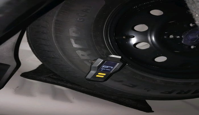 2024 Maruti Swift VXi AMT, Petrol, Automatic, 11,403 km, tyre