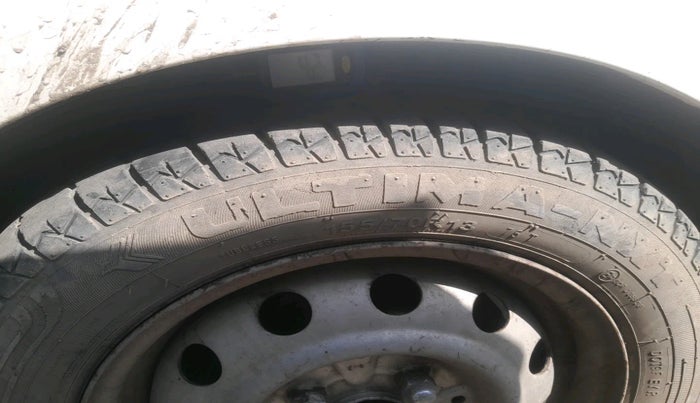 2012 Hyundai Eon ERA +, Petrol, Manual, 1,09,819 km, tyre