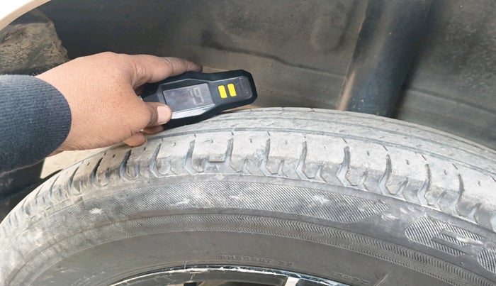 2013 Toyota Etios GD, Diesel, Manual, 2,05,465 km, tyre