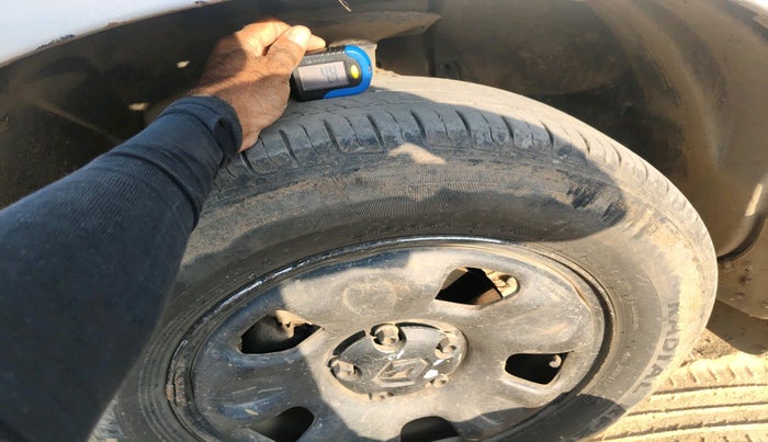 2013 Renault Duster 85 PS RXL DIESEL, Diesel, Manual, 1,69,095 km, tyre