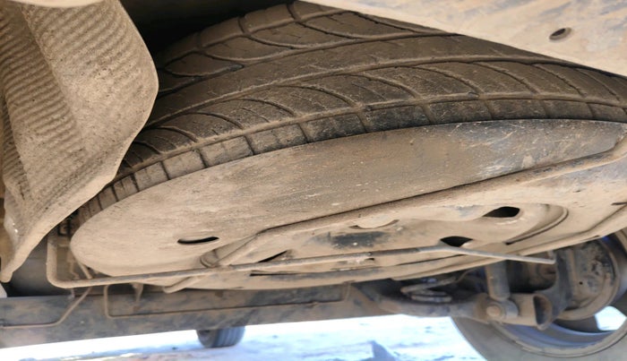 2013 Renault Duster 85 PS RXL DIESEL, Diesel, Manual, 1,69,095 km, tyre