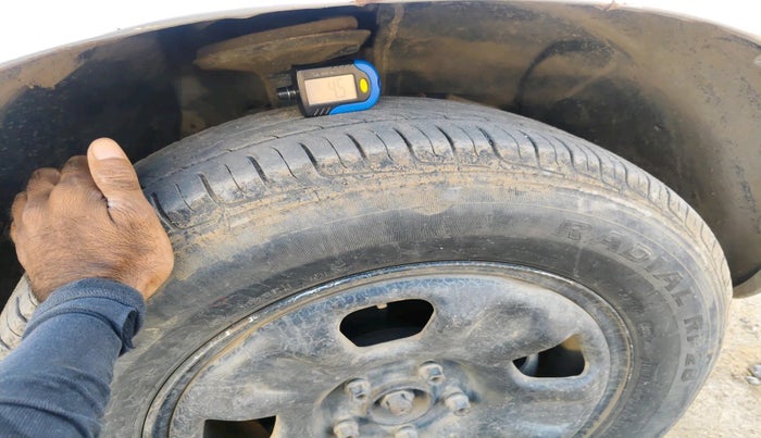 2013 Renault Duster 85 PS RXL DIESEL, Diesel, Manual, 1,69,095 km, tyre