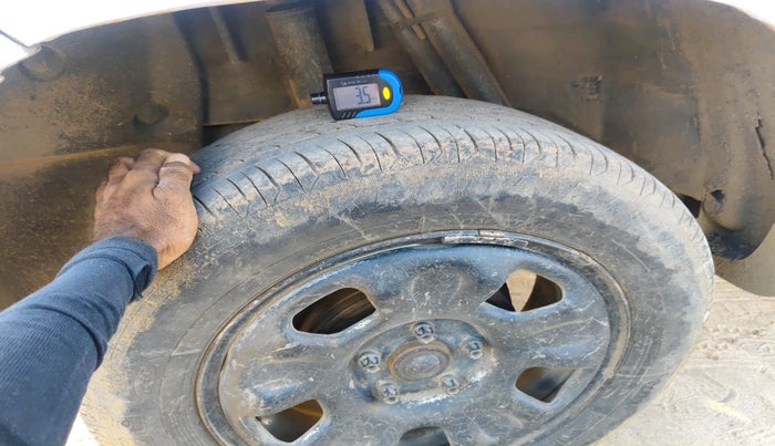 2013 Renault Duster 85 PS RXL DIESEL, Diesel, Manual, 1,69,095 km, tyre