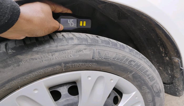 2015 Honda Brio S MT, Petrol, Manual, 64,369 km, tyre