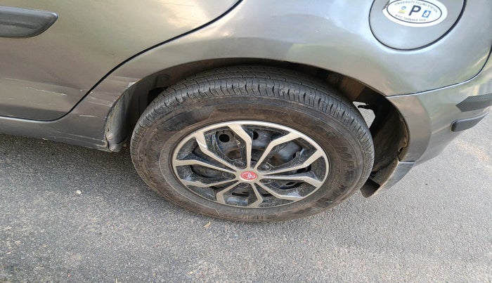 2014 Maruti Swift VXI, Petrol, Manual, 1,59,902 km, tyre