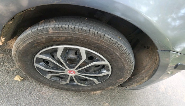 2014 Maruti Swift VXI, Petrol, Manual, 1,59,902 km, tyre