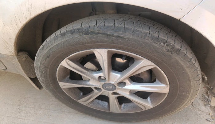 2018 Ford Ecosport TITANIUM 1.5L DIESEL, Diesel, Manual, 1,71,838 km, tyre