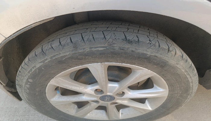 2018 Ford Ecosport TITANIUM 1.5L DIESEL, Diesel, Manual, 1,71,838 km, tyre