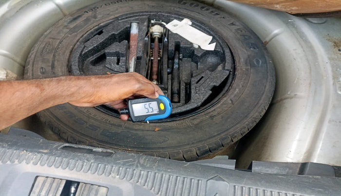 2012 Skoda Laura AMBITION 2.0 TDI CR MT, Diesel, Manual, 1,17,004 km, tyre