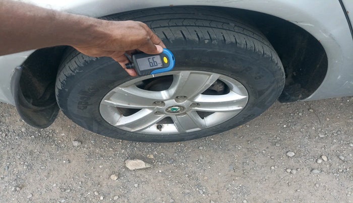 2012 Skoda Laura AMBITION 2.0 TDI CR MT, Diesel, Manual, 1,17,004 km, tyre