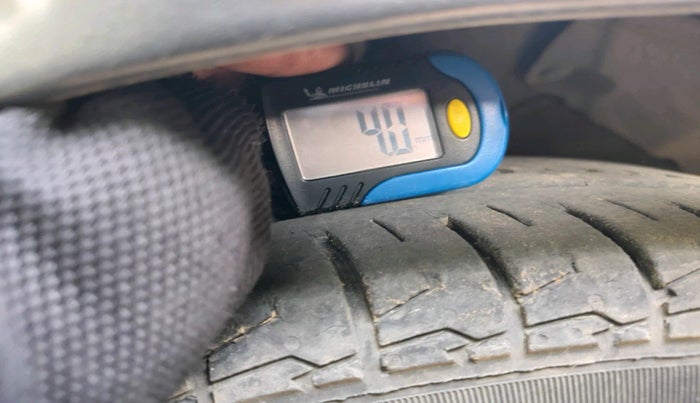 2012 Hyundai Verna FLUIDIC 1.6 VTVT SX, Petrol, Manual, 1,03,720 km, tyre