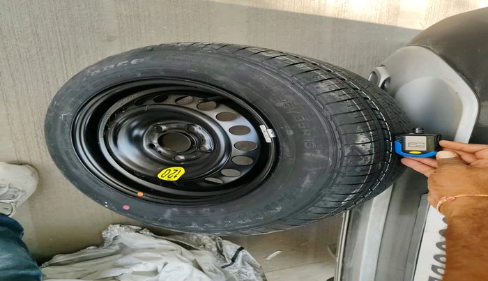 2023 KIA SONET HTX 1.5 DIESEL MT, Diesel, Manual, 29,893 km, tyre