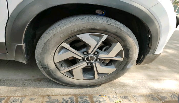 2023 KIA SONET HTX 1.5 DIESEL MT, Diesel, Manual, 29,893 km, tyre