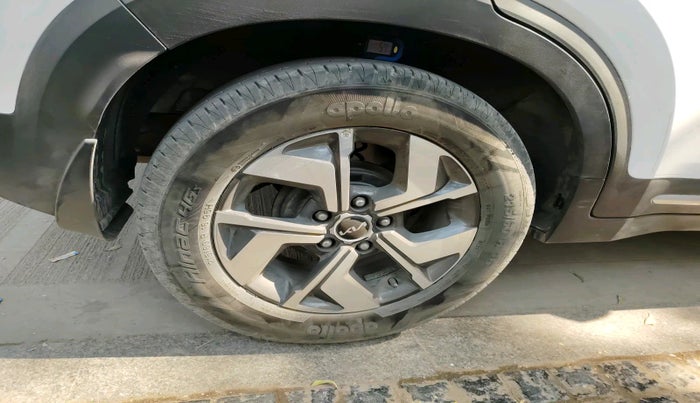 2023 KIA SONET HTX 1.5 DIESEL MT, Diesel, Manual, 29,893 km, tyre