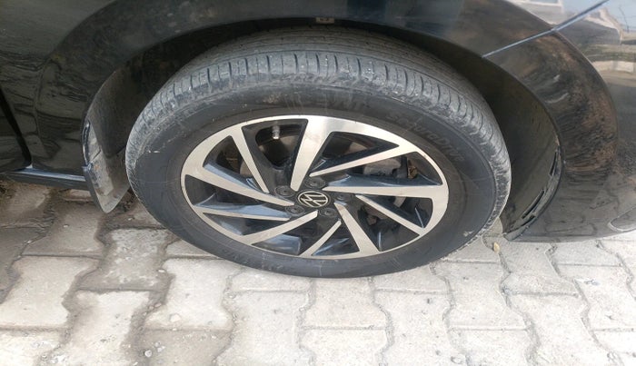 2024 Volkswagen VIRTUS Topline 1.0 TSI MT (Electric Seats), Petrol, Manual, 25,406 km, tyre