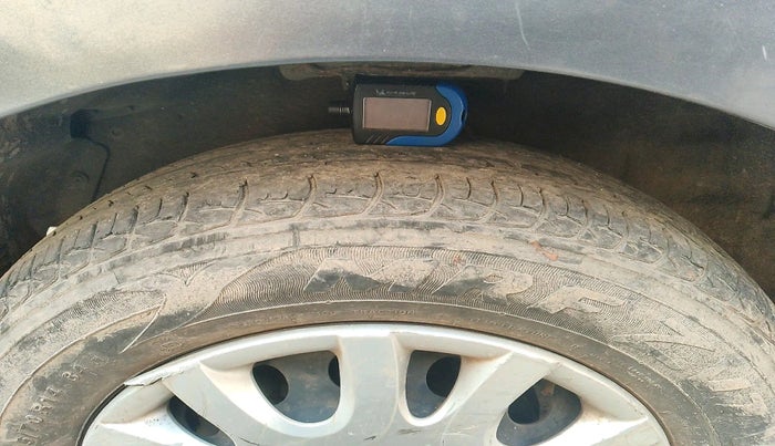 2011 Hyundai i20 MAGNA 1.2, Petrol, Manual, 1,04,447 km, tyre