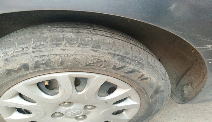 2011 Hyundai i20 MAGNA 1.2, Petrol, Manual, 1,04,447 km, tyre