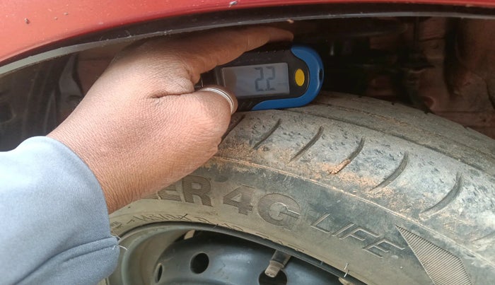 2012 Maruti Alto 800 LXI, Petrol, Manual, 1,04,896 km, tyre