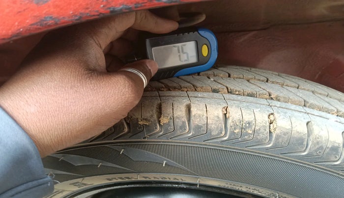 2012 Maruti Alto 800 LXI, Petrol, Manual, 1,04,896 km, tyre