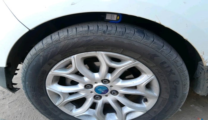 2016 Ford Ecosport TITANIUM 1.5L DIESEL, Diesel, Manual, 1,99,271 km, tyre