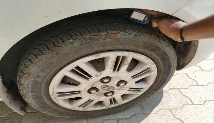 2011 Hyundai Santro Xing GLS, Petrol, Manual, 89,897 km, tyre