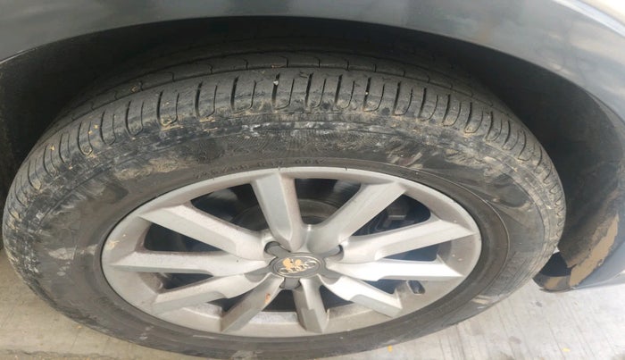 2015 Audi Q3 35 TDI Quattro, Diesel, Automatic, 27,987 km, tyre