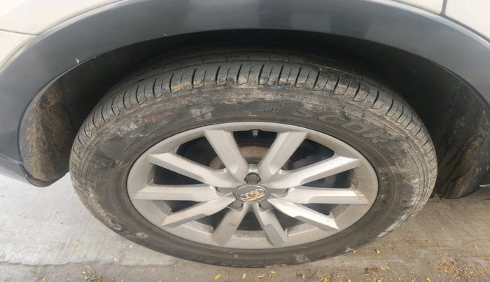 2015 Audi Q3 35 TDI Quattro, Diesel, Automatic, 27,987 km, tyre