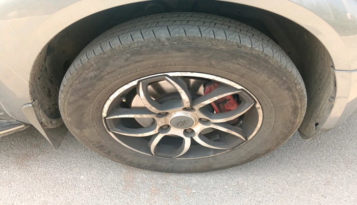 2014 Mahindra XUV500 W4, Diesel, Manual, 1,25,000 km, tyre