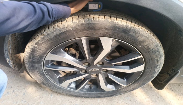 2021 Mahindra XUV300 W8 (O) 1.2 PETROL AMT, Petrol, Automatic, 1,18,793 km, tyre