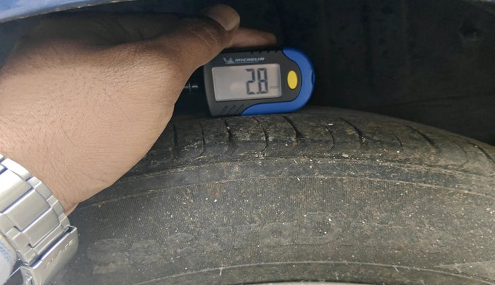 2015 Renault Lodgy 85 PS RXZ, Diesel, Manual, 2,59,736 km, tyre