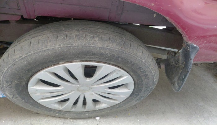 2014 Chevrolet Tavera NEO 3 LS 10 STR BS III, Diesel, Manual, 2,00,000 km, tyre