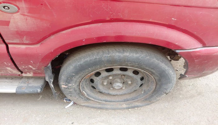 2014 Chevrolet Tavera NEO 3 LS 10 STR BS III, Diesel, Manual, 2,00,000 km, tyre