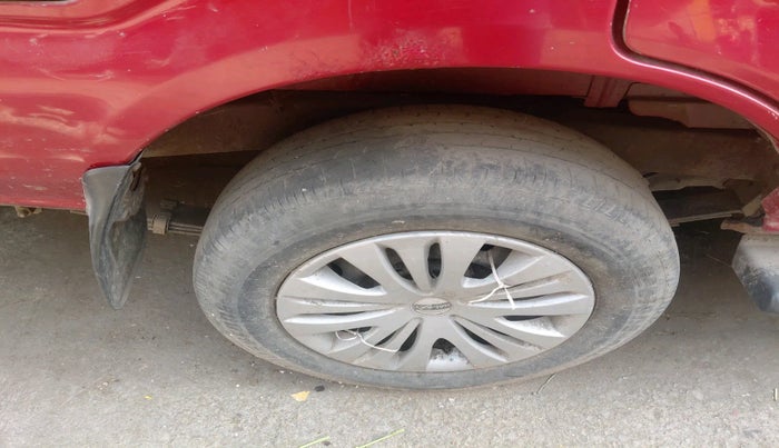 2014 Chevrolet Tavera NEO 3 LS 10 STR BS III, Diesel, Manual, 2,00,000 km, tyre