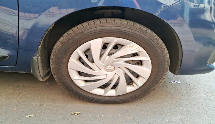 2020 Maruti Ertiga VXI CNG, Petrol, Manual, 1,04,474 km, tyre