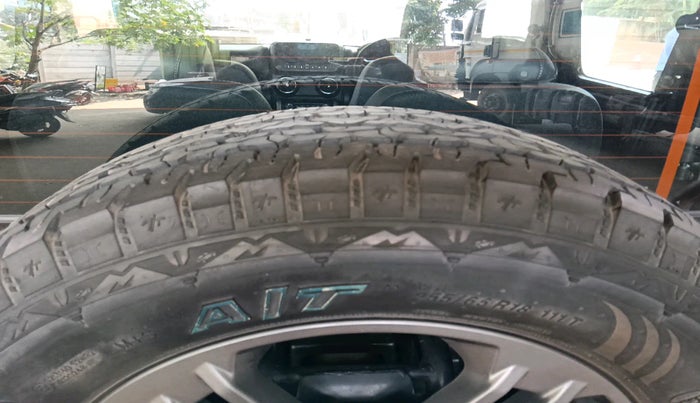 2022 Mahindra Thar LX D 4*4 MT HT, Diesel, Manual, 56,299 km, tyre