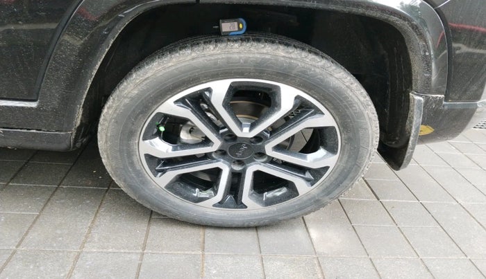 2022 Jeep Compass MODEL S (O) DIESEL 4X4 AT, Diesel, Automatic, 32,590 km, tyre