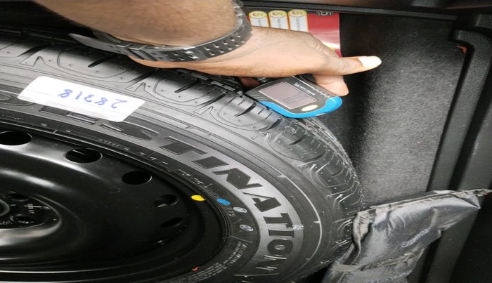 2022 Jeep Compass MODEL S (O) DIESEL 4X4 AT, Diesel, Automatic, 32,590 km, tyre