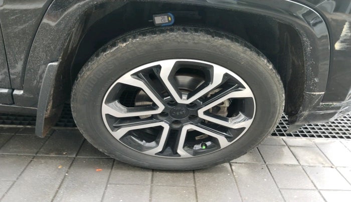 2022 Jeep Compass MODEL S (O) DIESEL 4X4 AT, Diesel, Automatic, 32,590 km, tyre