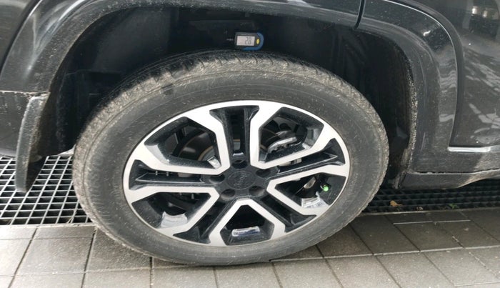 2022 Jeep Compass MODEL S (O) DIESEL 4X4 AT, Diesel, Automatic, 32,590 km, tyre