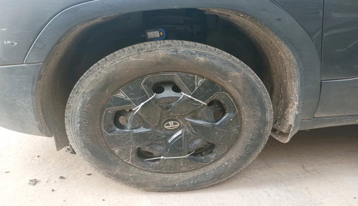 2021 Tata PUNCH ADVENTURE MT, Petrol, Manual, 50,570 km, tyre