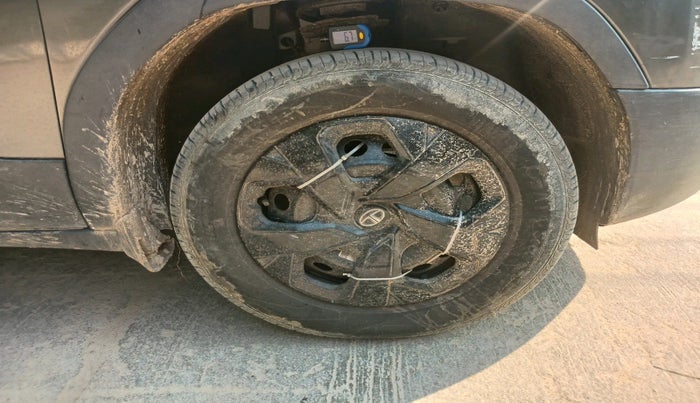 2021 Tata PUNCH ADVENTURE MT, Petrol, Manual, 50,570 km, tyre