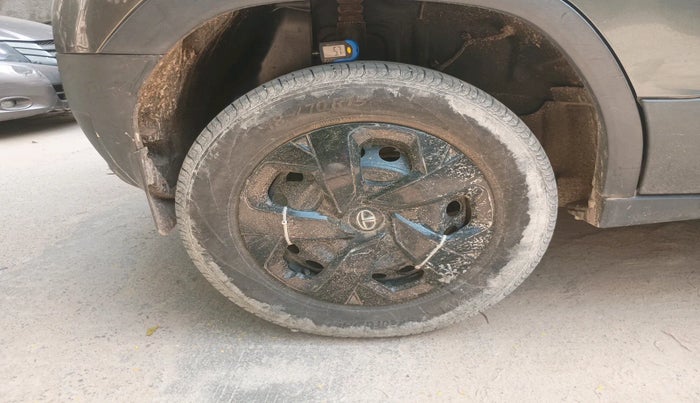 2021 Tata PUNCH ADVENTURE MT, Petrol, Manual, 50,570 km, tyre