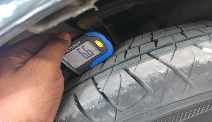 2015 Ford Ecosport TITANIUM 1.5L DIESEL (OPT), Diesel, Manual, 1,36,584 km, tyre