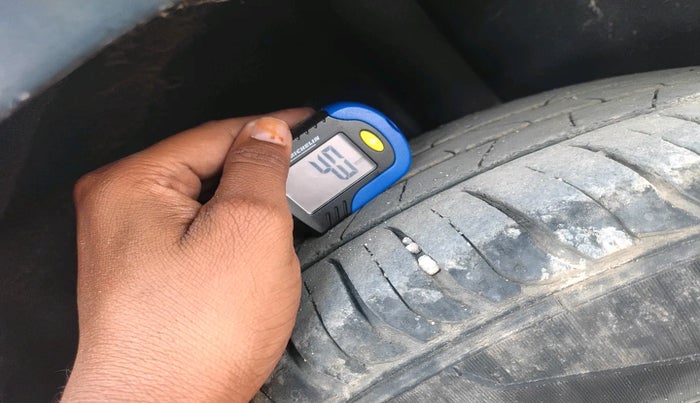 2015 Ford Ecosport TITANIUM 1.5L DIESEL (OPT), Diesel, Manual, 1,36,584 km, tyre