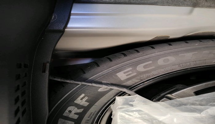 2025 Volkswagen TAIGUN TOPLINE 1.0 TSI AT, Petrol, Automatic, 1,744 km, tyre